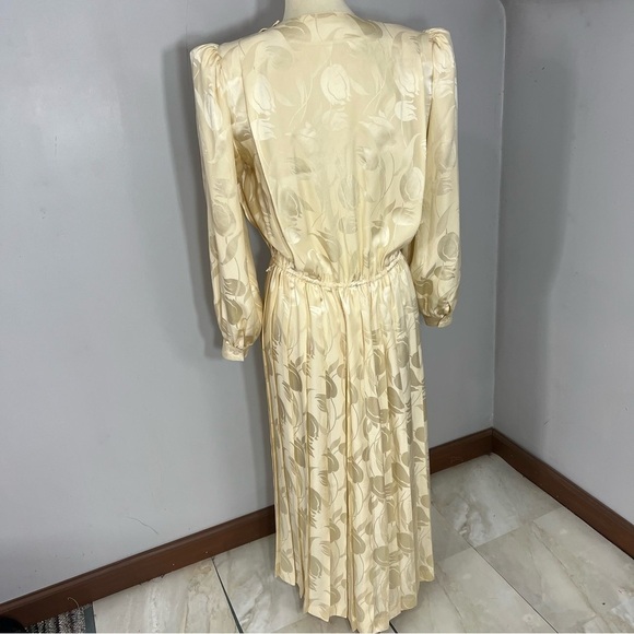 Vintage Cream Long Sleeve Dress - Picture 4 of 8